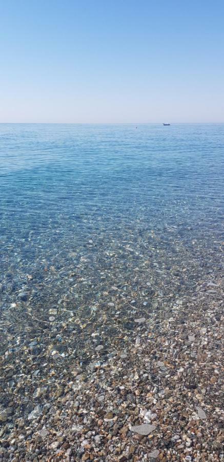 I Puritani On The Apartment Giardini Naxos